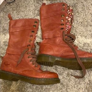 - Dr martens triumph boot